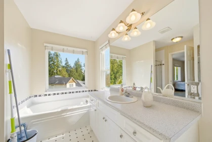Guest Bathroom Photo of 23800 Kanaka Way, Maple Ridge, BC