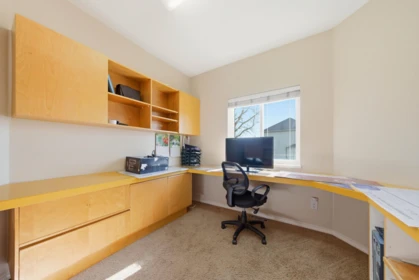 Office / Den Photo of 23800 Kanaka Way, Maple Ridge, BC