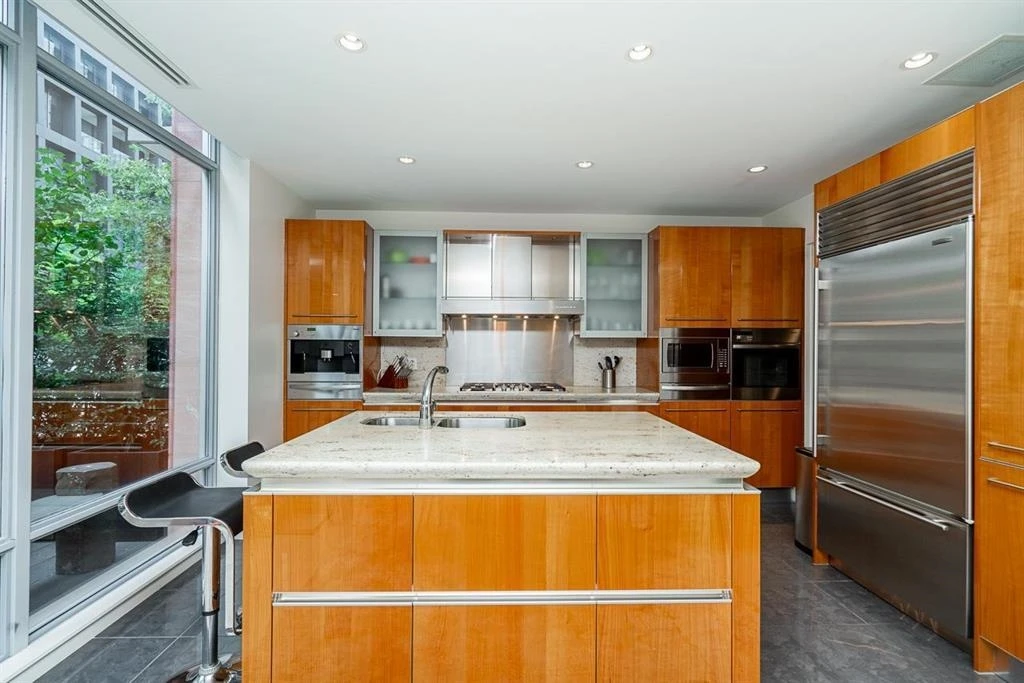 Family Room Photo of 1163 W CORDOVA STREET, Vancouver BC V6C 0A1