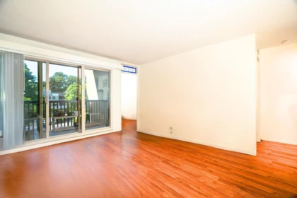 307 9857 Manchester Drive, Burnaby, BC, Burnaby — Apartment/Condo for sale