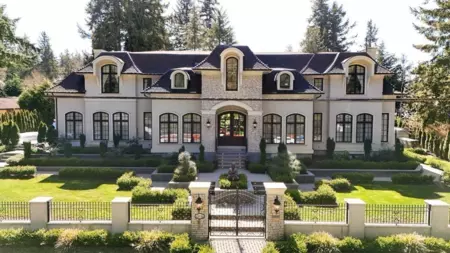 13136 24 Avenue, Surrey, BC, Surrey — Single Family Residence for sale