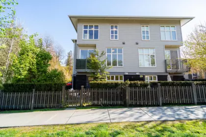 Front Yard Photo of 6 24076 112 Avenue, Maple Ridge, BC