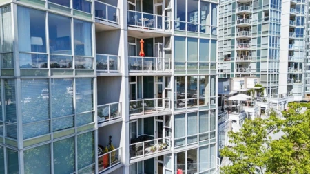 Garden / Landscaping Photo of 501 1099 Marinaside Crescent, Vancouver, BC