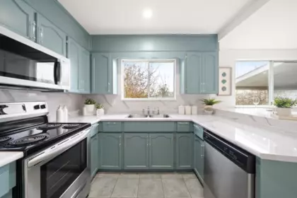 Breakfast Nook Photo of 115 Warrick Street, Coquitlam, BC