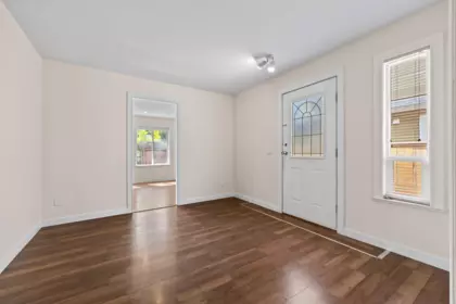 Entry Foyer Photo of 15488 108a Avenue, Surrey, BC