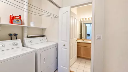 Entry Foyer Photo of 15 2688 150 Street, Surrey, BC