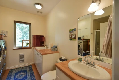 Laundry Room Photo of 6005-09 Bluff Place, Madeira Park, BC