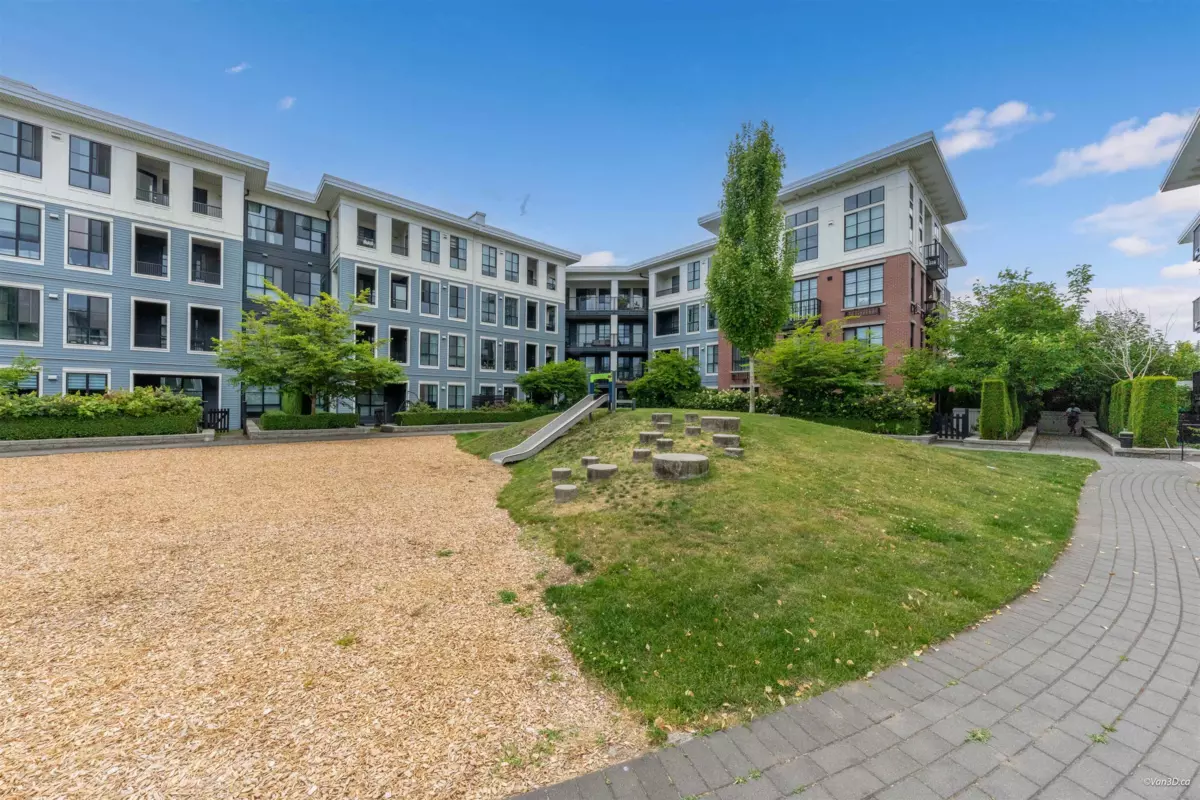 Family Room Photo of 212 15138 34th Avenue, Surrey, BC