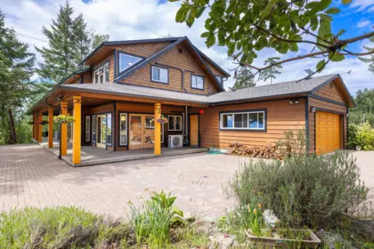 Breakfast Nook Photo of 1495 Coats Drive, Gabriola Island, BC
