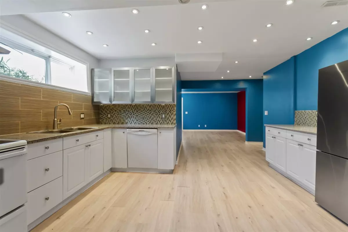 Dining Area Photo of 186 E Braemar Road, Vancouver, BC