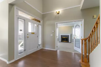 Hallway Photo of 186 E Braemar Road, Vancouver, BC