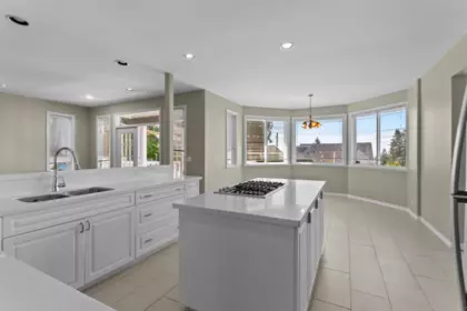 Powder Room Photo of 186 E Braemar Road, Vancouver, BC