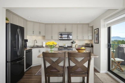 Kitchen Photo of 904 32440 Simon Avenue, Abbotsford, BC