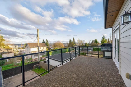Entry Foyer Photo of 824 Chestnut Street, New Westminster, BC