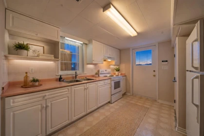 Kitchen Photo of 107 Seventh Avenue, New Westminster, BC