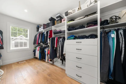 Mudroom Photo of 19892 44 Avenue, Langley, BC