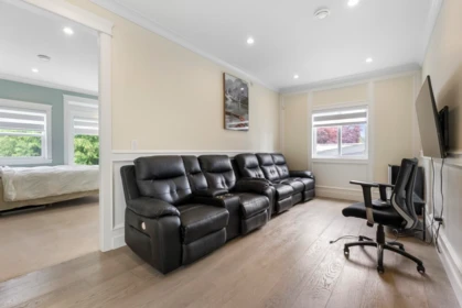 Basement Recreation Room Photo of 1580 Chestnut Street, Surrey, BC