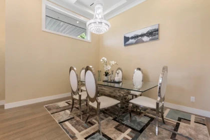 Kitchen Photo of 1580 Chestnut Street, Surrey, BC