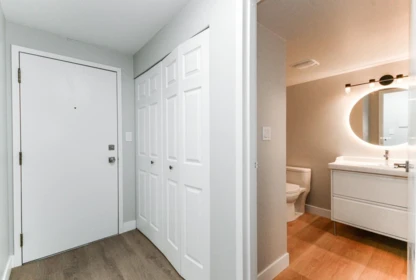 207 7295 Moffatt Road, Richmond, BC, Richmond — Apartment/Condo for sale