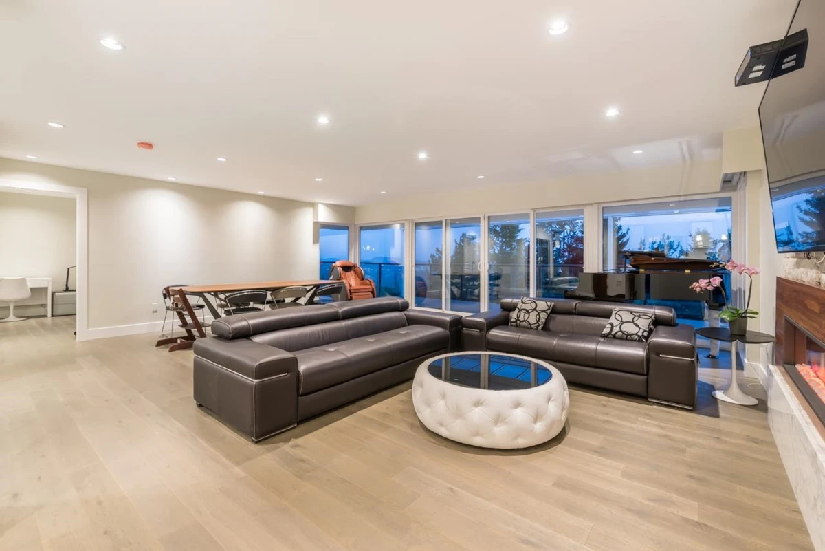 Family Room Photo of 1441 Chartwell Drive, West Vancouver, BC