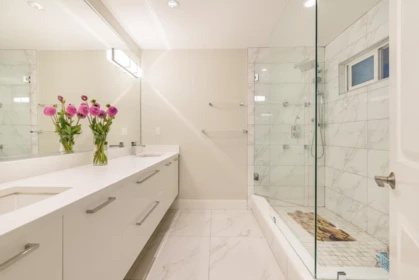 Guest Bathroom Photo of 1441 Chartwell Drive, West Vancouver, BC