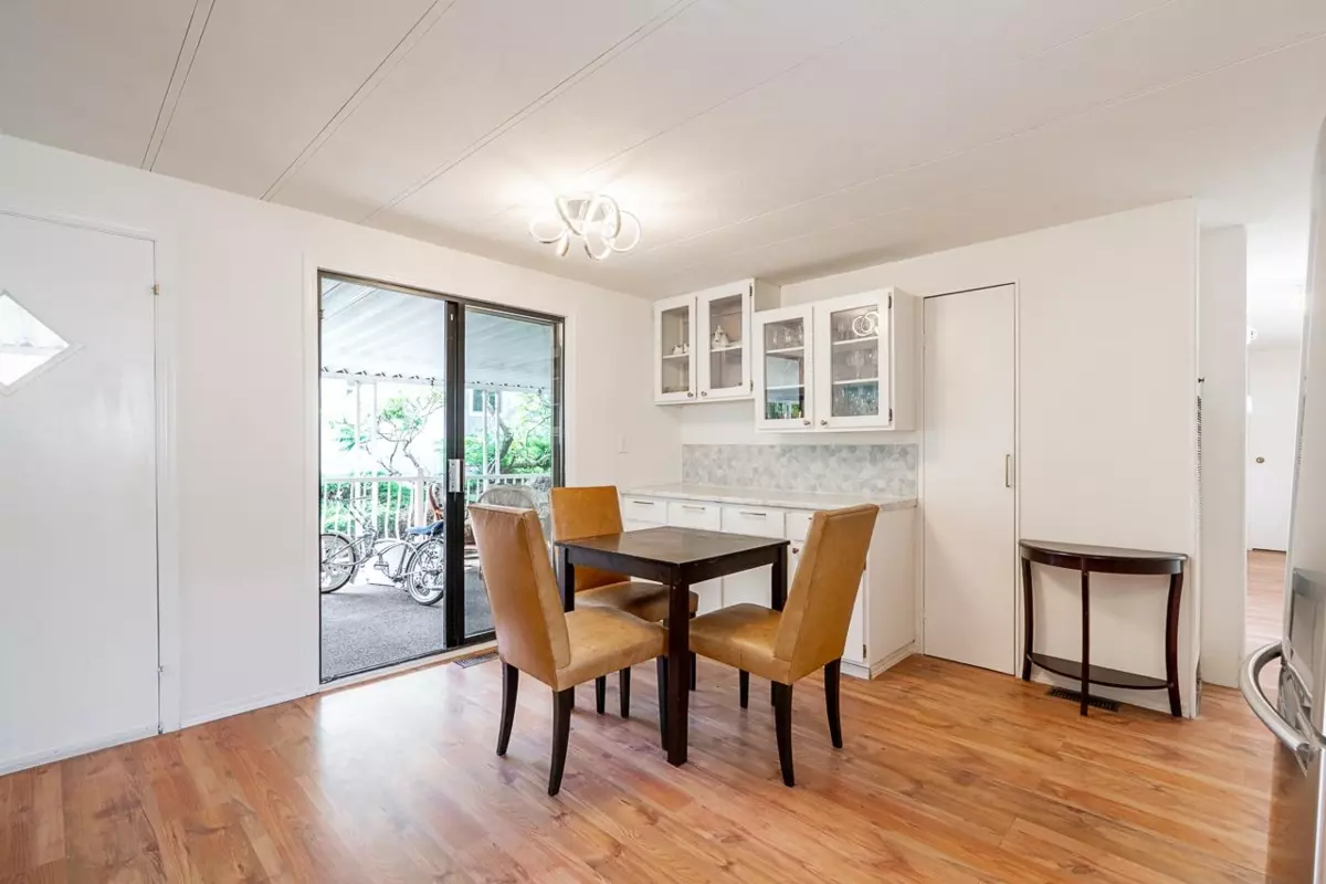 Dining Area Photo of 5 13650 80 Avenue, Surrey, BC