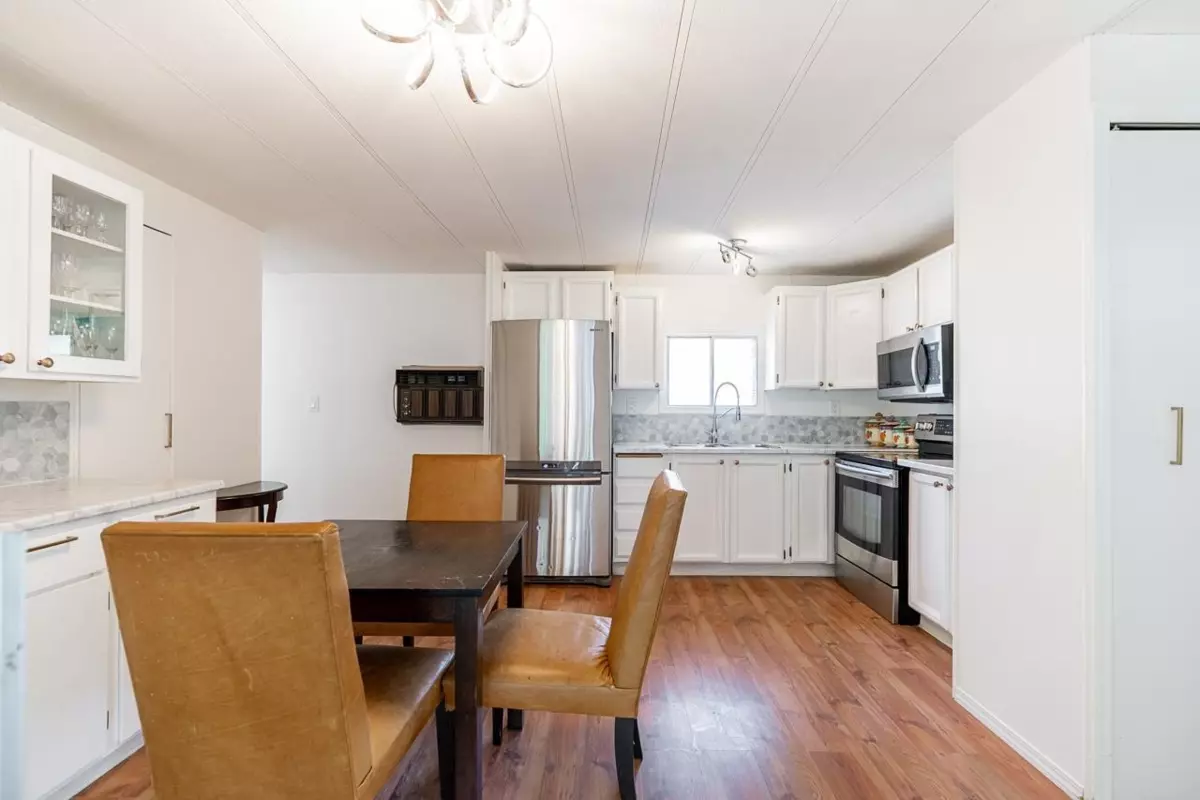 Living Room Photo of 5 13650 80 Avenue, Surrey, BC