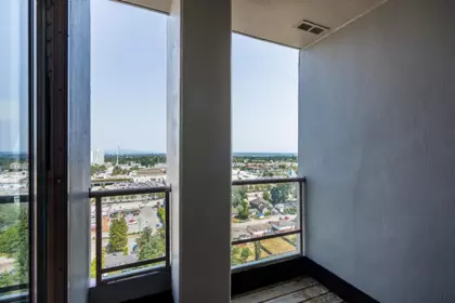 Loft / Bonus Room Photo of 2001 14881 103a Avenue, Surrey, BC