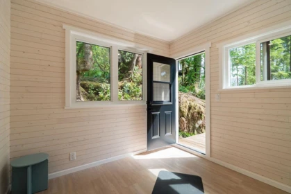 Hot Tub / Spa Photo of 14 E Croker Island, North Vancouver, BC