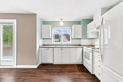 Breakfast Nook Photo of 412 33718 King Road, Abbotsford, BC