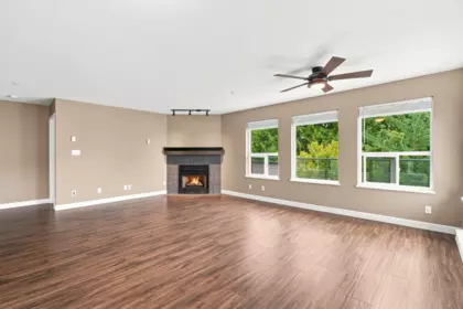 Kitchen Photo of 412 33718 King Road, Abbotsford, BC