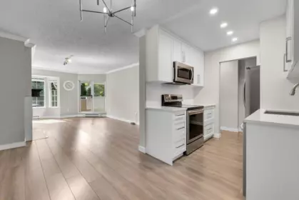 Kitchen Island Photo of 309 7571 Moffatt Road, Richmond, BC