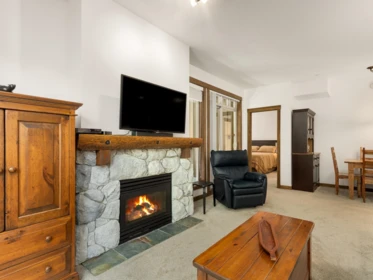 225 4660 Blackcomb Way, Whistler, BC, Whistler — Apartment/Condo for sale