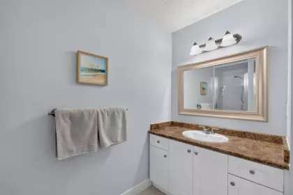 Powder Room Photo of 6842 137a Street, Surrey, BC