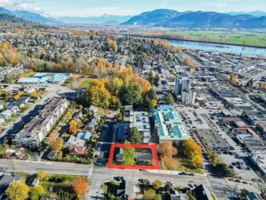 7380 James Street, Mission, BC, Mission — Duplex for sale
