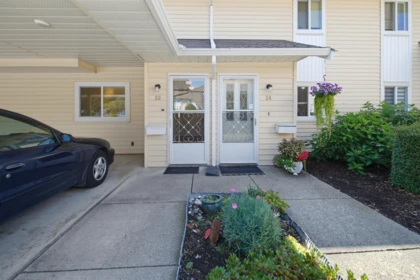 Kitchen Photo of 33 7525 Martin Place, Mission, BC
