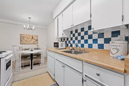 206 250 W 1st Street, North Vancouver, BC, North Vancouver — Apartment/Condo for sale