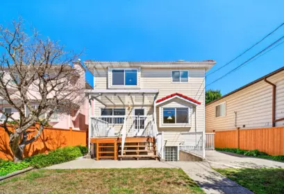Swimming Pool Photo of 6673 Gladstone Street, Vancouver, BC
