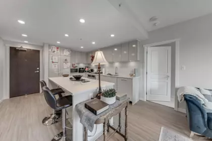 304 3100 Windsor Gate, Coquitlam, BC, Coquitlam — Apartment/Condo for sale