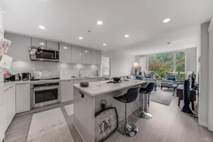 304 3100 Windsor Gate, Coquitlam, BC, Coquitlam — Apartment/Condo for sale