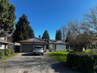 Kitchen Island Photo of 2020 156a Street, Surrey, BC