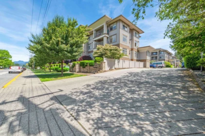 111 12238 224 Street, Maple Ridge, BC, Maple Ridge — Apartment/Condo for sale