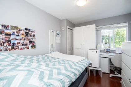 Hallway Photo of 2 1130 Hachey Avenue, Coquitlam, BC