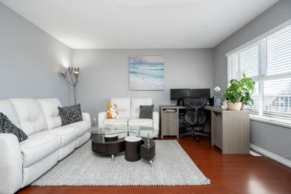Kitchen Photo of 2 1130 Hachey Avenue, Coquitlam, BC