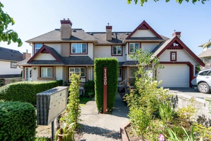 Outdoor Patio Photo of 2 1130 Hachey Avenue, Coquitlam, BC