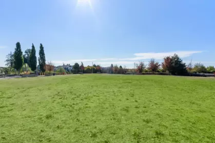 Community Amenities Photo (Clubhouse) of 613 9311 Alexandra Road, Richmond, BC