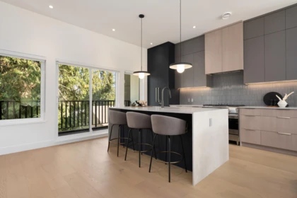 Dining Area Photo of 4 8483 16th Avenue, Burnaby, BC