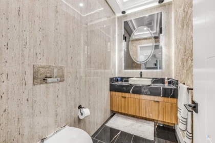 Guest Bathroom Photo of 12621 89a Avenue, Surrey, BC