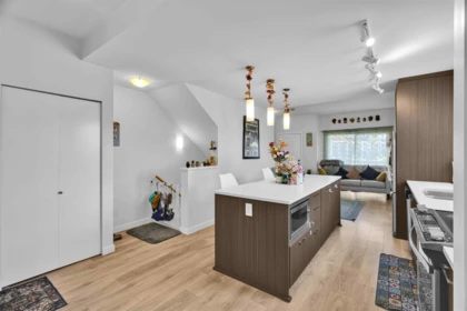 Primary Bedroom Photo of 2 32633 Simon Avenue, Abbotsford, BC