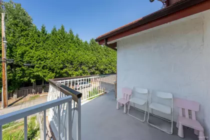 Breakfast Nook Photo of 2537 E 27th Avenue, Vancouver, BC